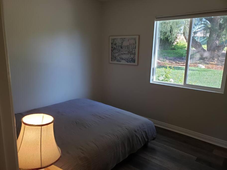 טאוזנד אוקס Bouganvilla 4-Bedroom, 2-Baths, Single Family House מראה חיצוני תמונה